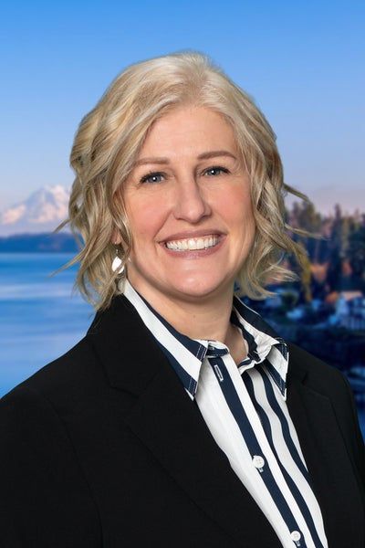Shannon Knox, Broker